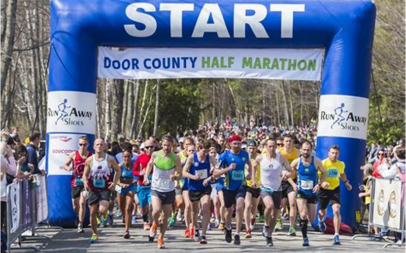 Door County Half Marathon Start Line