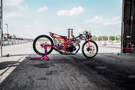 Drag Bike Racing 201m
