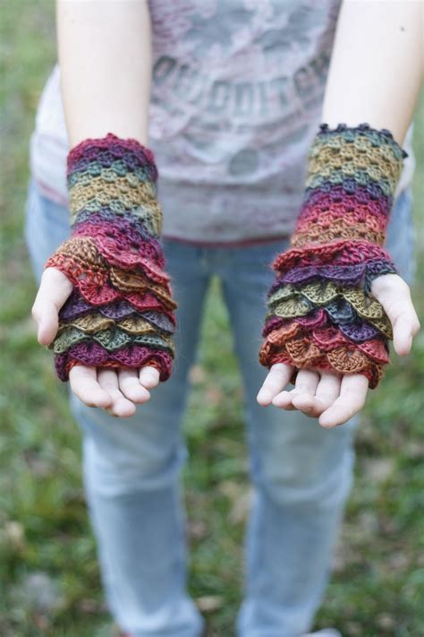 Dragon Scale Gloves Crochet