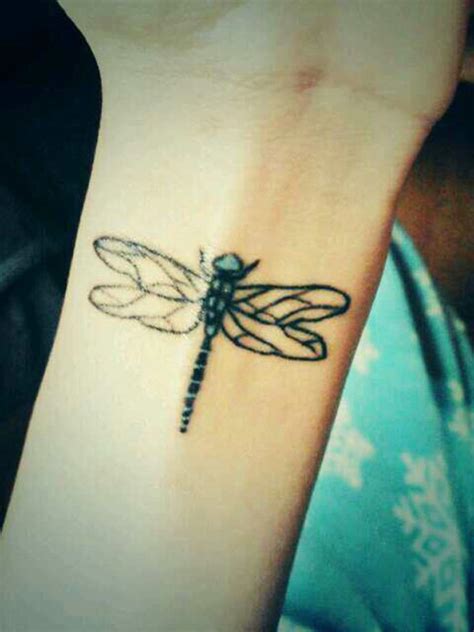 28 Extreme Dragonfly Tattoos For Wrist