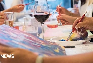 What makes drink and paint places Virginia Beach special