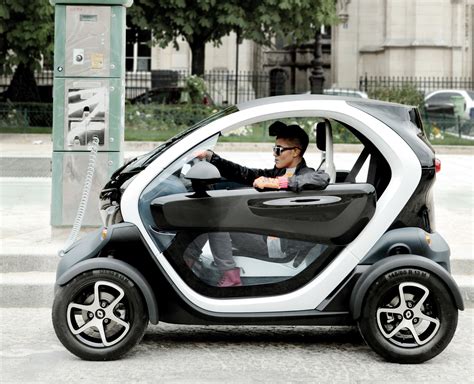 Driving a Twizy