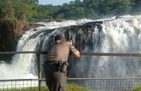 Driving in Murchison Falls