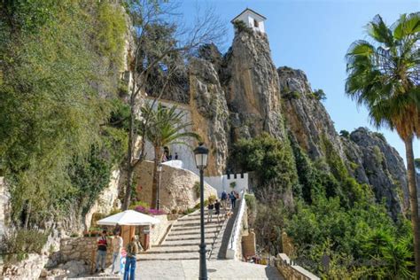 Driving to Guadalest