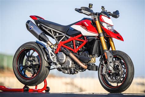 Ducati Hypermotard 950: Review Harga dan Spesifikasi