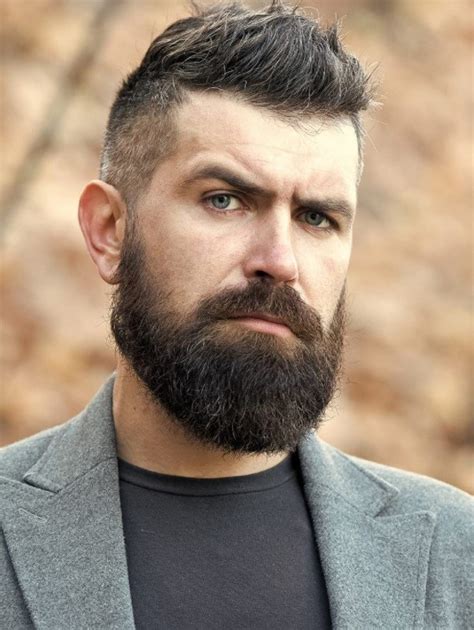 Ducktail Beard Round Face