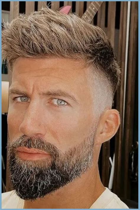 Ducktail Beard Short