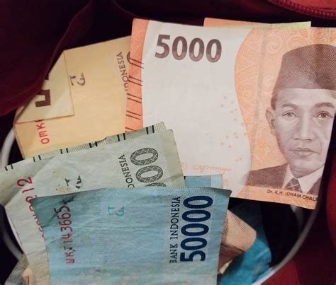 Pinjaman Mudah dan Pantas dengan Duit Era: Solusi Wang Tunai Anda!