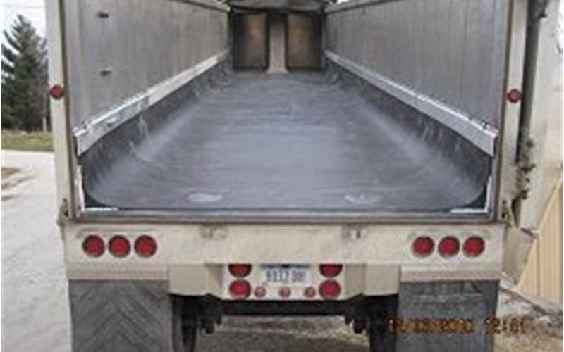 Dump Trailer With Liner