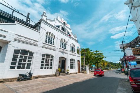 Dutch buildings Padang