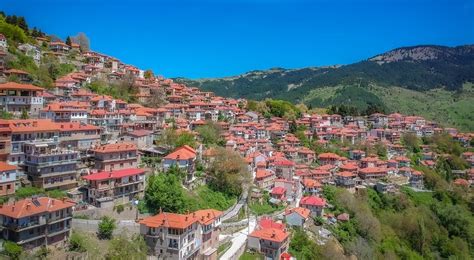 E walking in Metsovo