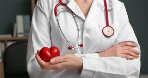 Early Signs: Often Subtle and Misleading