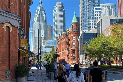 Early construction of Toronto PATH