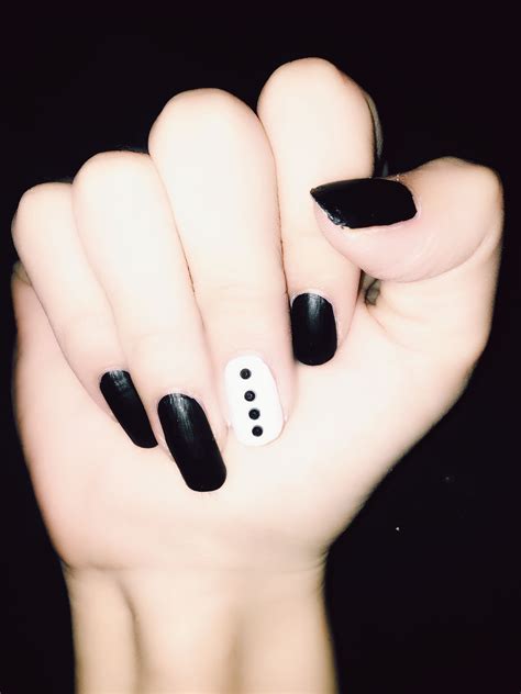 Easy Black And White Nails