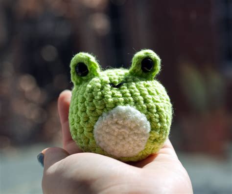 Easy Crochet Frog Pattern
