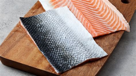 Crispy Delight: How Eating Salmon With its Skin Boosts Your Health and Palate