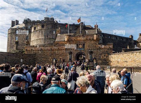 Edinburgh Castle Queue