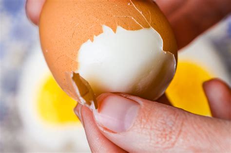 Egg Peeling Technique