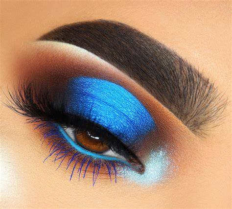 Electric Blue Eye Makeup Looks