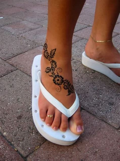 Elegant Foot Tattoo Design You Can Copy 33 Foot tattoo