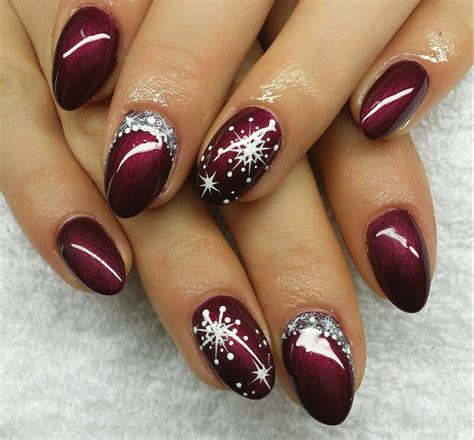 Elegant Winter Nails: Classy And Simple