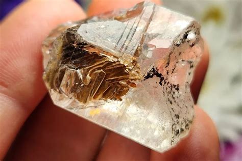 Unlocking the Mysteries of Elestial Quartz: Exploring Its Divine Metaphysical Properties