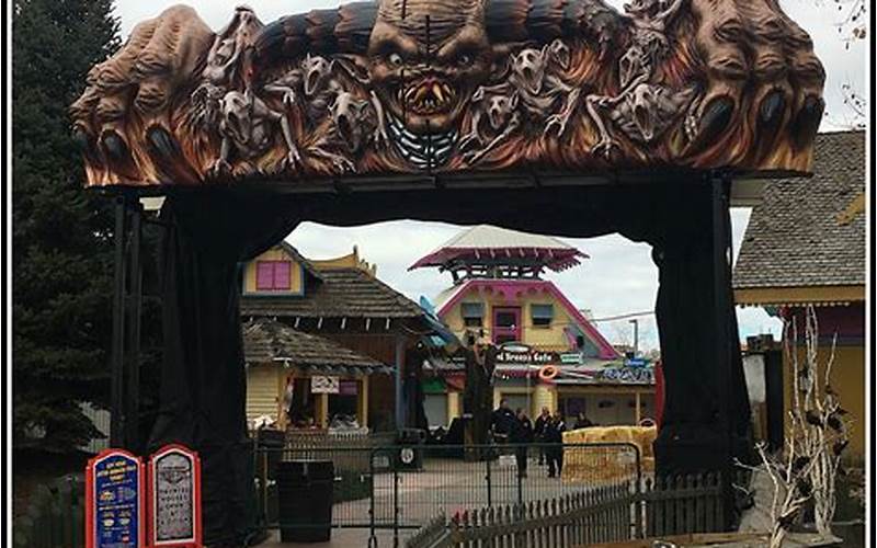 Elitch Gardens Fright Fest: A Spooktacular Experience