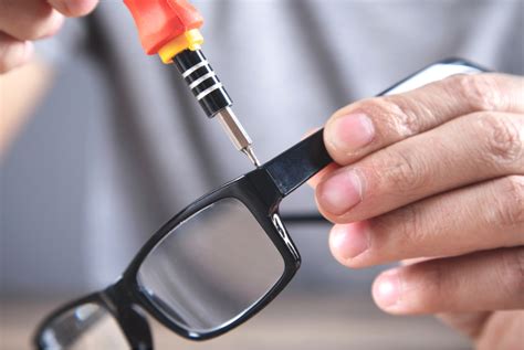 Emergency Eyeglasses Repair