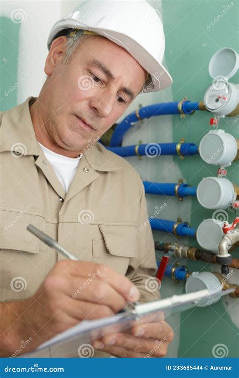 Emergency plumber checking water line