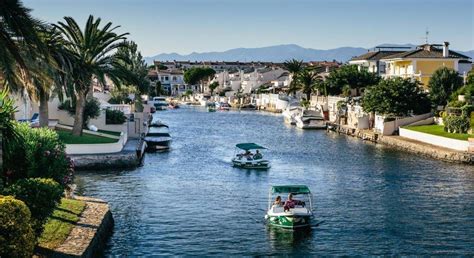 Empuriabrava canals