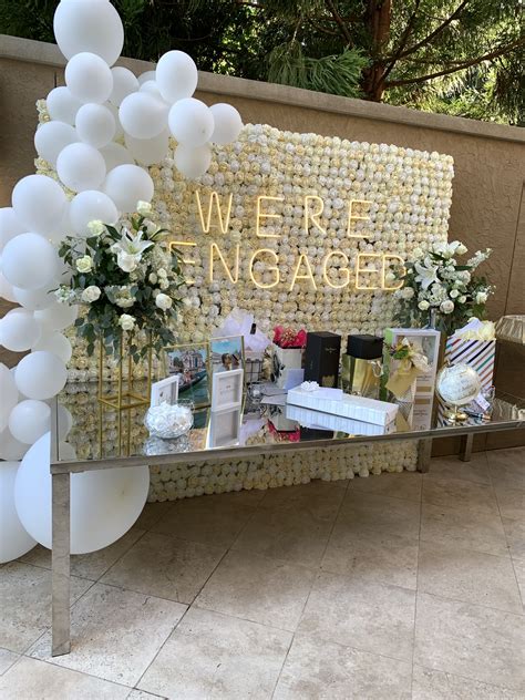 Engagement Photos Posing Table