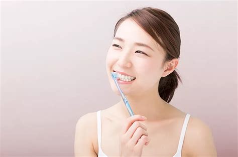 Enggak Cukup Sikat Gigi Ini 4 Cara Mengatasi Bau Napas Tak Sedap