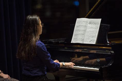 Enhance Your Piano Skills with Pianist Lessons in Simsbury, Connecticut