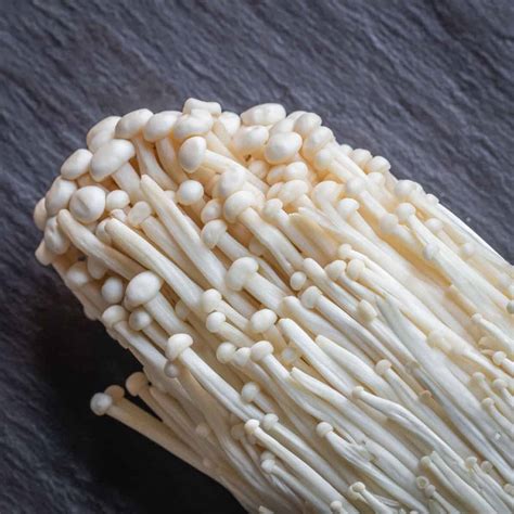 Enoki Mushrooms & Listeria: Risks & Safety Tips
