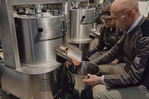 Enrico Rizzi Chocolate Making