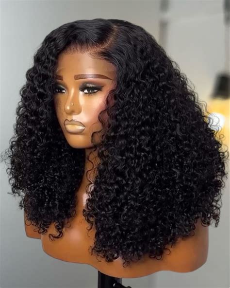 Essential Features to Look For Curly Lace Wig