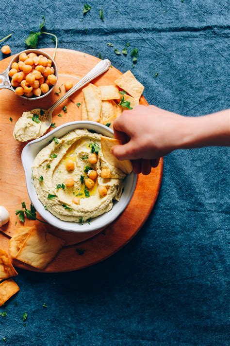 Essential Ingredients for the Perfect Hummus Recipe