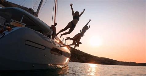 Evening catamaran tips