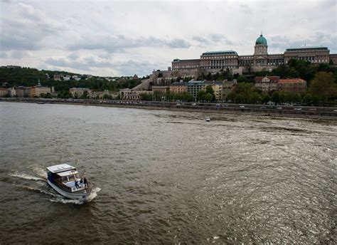 Experiencing Budapest Cruise