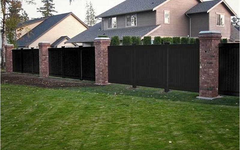 Explore The Benefits And Disadvantages Of Black Vinyl Privacy Fence