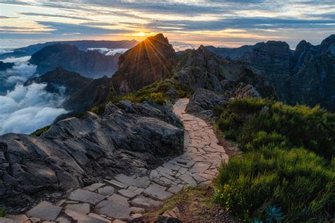 Explore Pico Do Arieiro