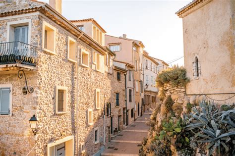 Exploring Antibes Old Town