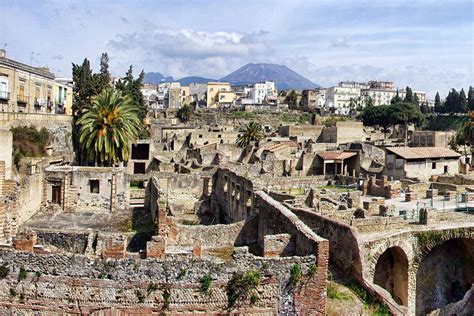 Exploring Herculaneum