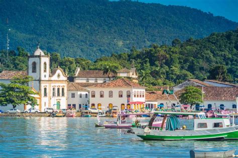 Exploring Paraty Colonial Heart