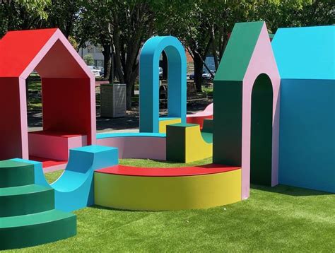 Exploring Pop-Ups and Temporary Installations