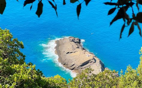 Exploring Punta Chiappa