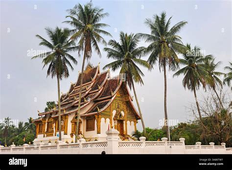 Exploring the Palace Grounds