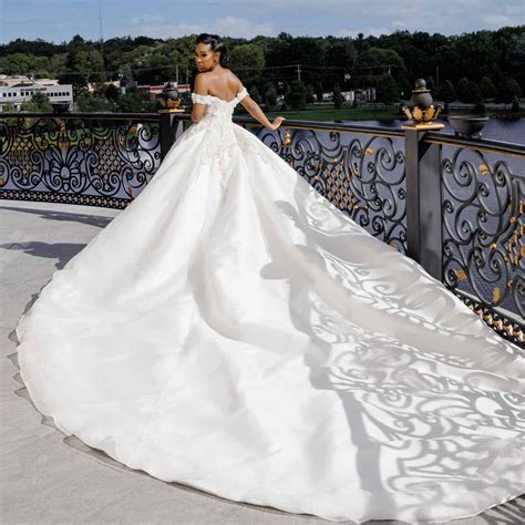 Breathtaking Impressions: An Extraordinary Collection of Long Train Wedding Dresses to Witness Your Dreamlike Fairest Moment!