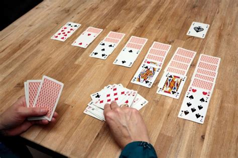 FIX: Microsoft Solitaire is stuck on loading