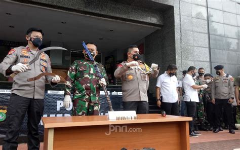 FPI vs Polisi